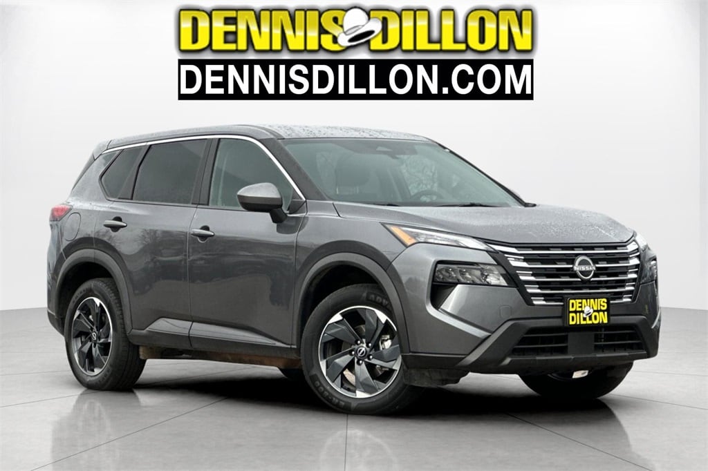 2025 Nissan Rogue SV's photo