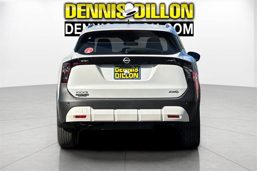 2026 Nissan Kicks SV photo 3