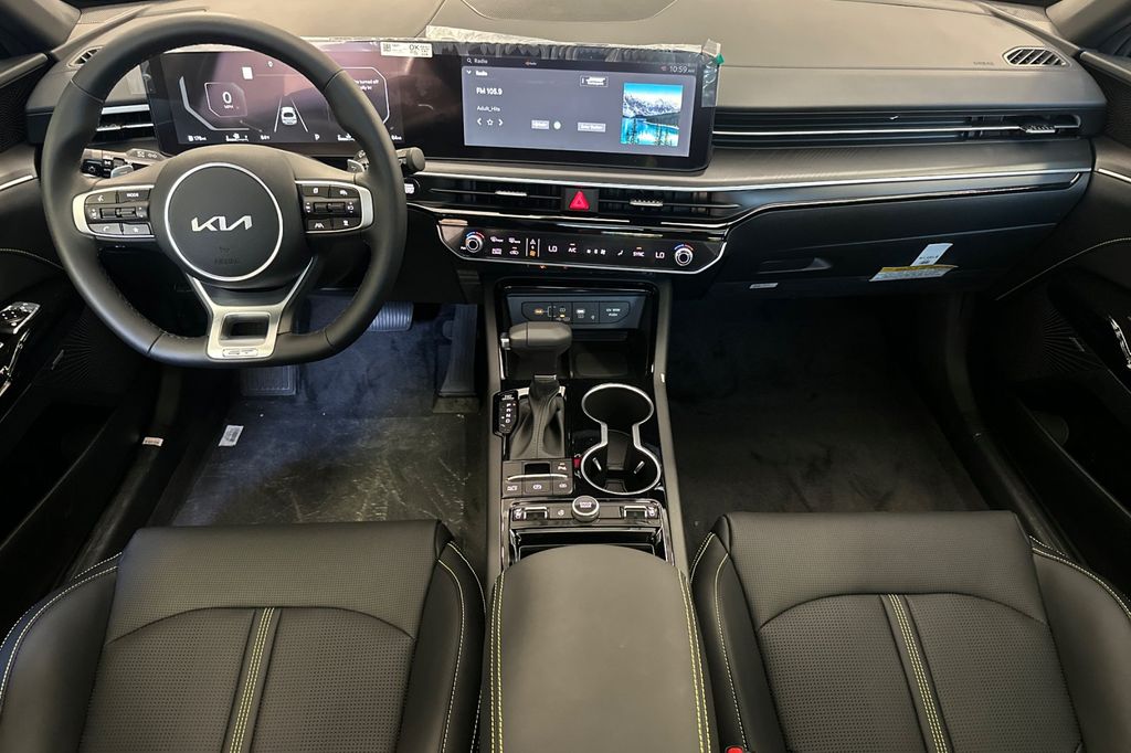 2026 Kia K5 GT - Photo 14