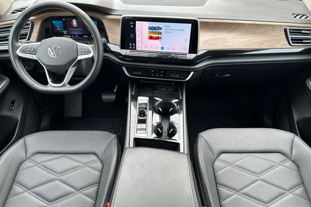 2024 Volkswagen Atlas SE w/Tech - Photo 13