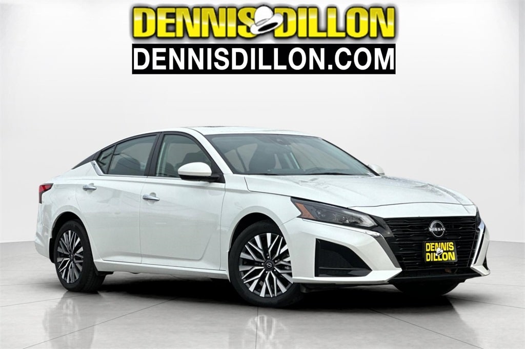 Used 2024 Nissan Altima 2.5 SV Sedan