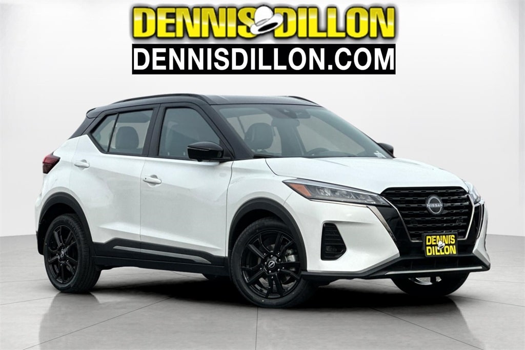 2023 Nissan Kicks SR's photo