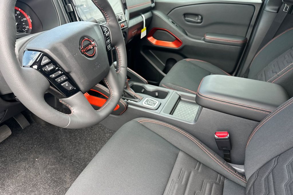2026 Nissan Frontier PRO-4X - Photo 9