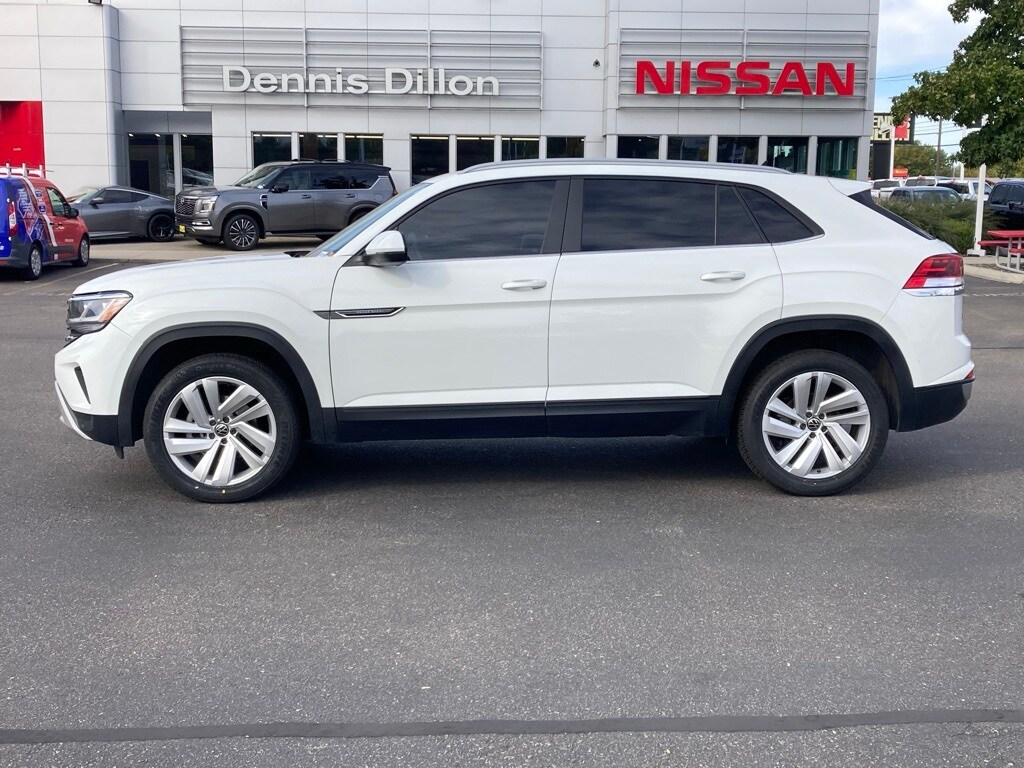 2020 Volkswagen Atlas Cross Sport SE Technology photo 2