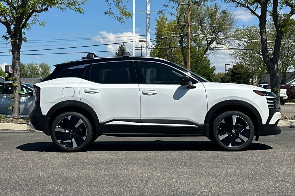 New 2026 Nissan Kicks SR SUV