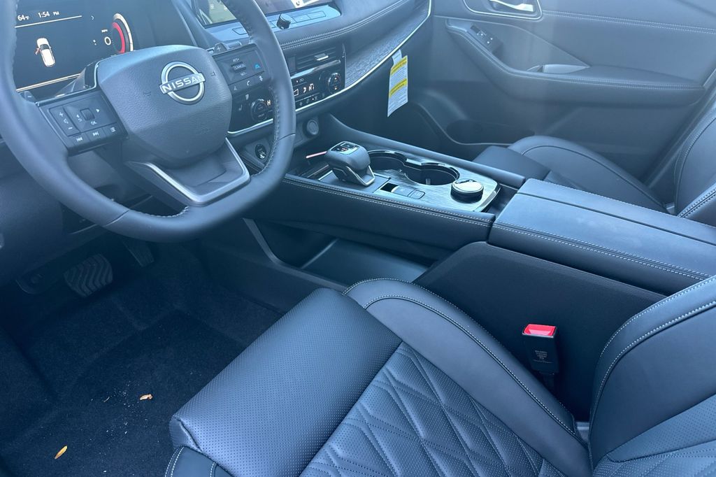2026 Nissan Rogue Platinum - Photo 9