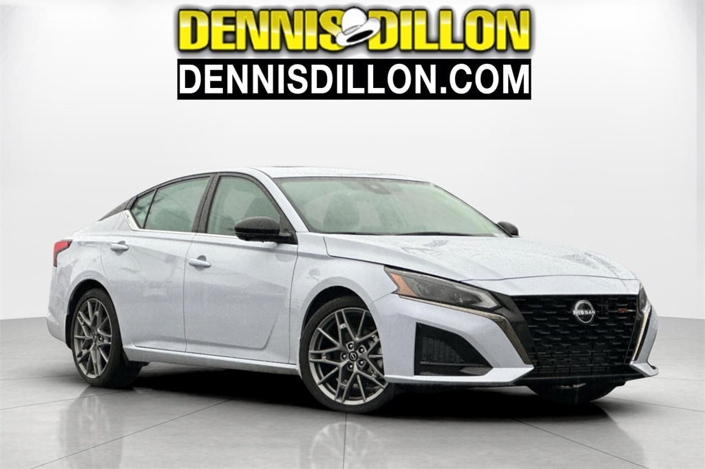 2024 Nissan Altima SR's photo