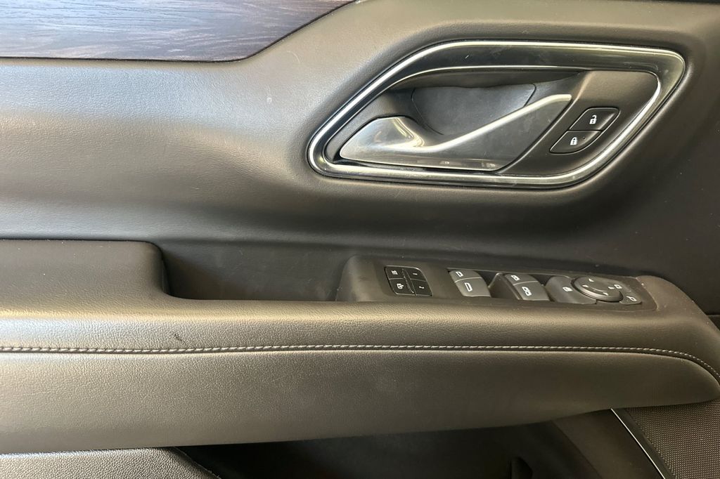 2024 Chevrolet Suburban LT - Photo 11