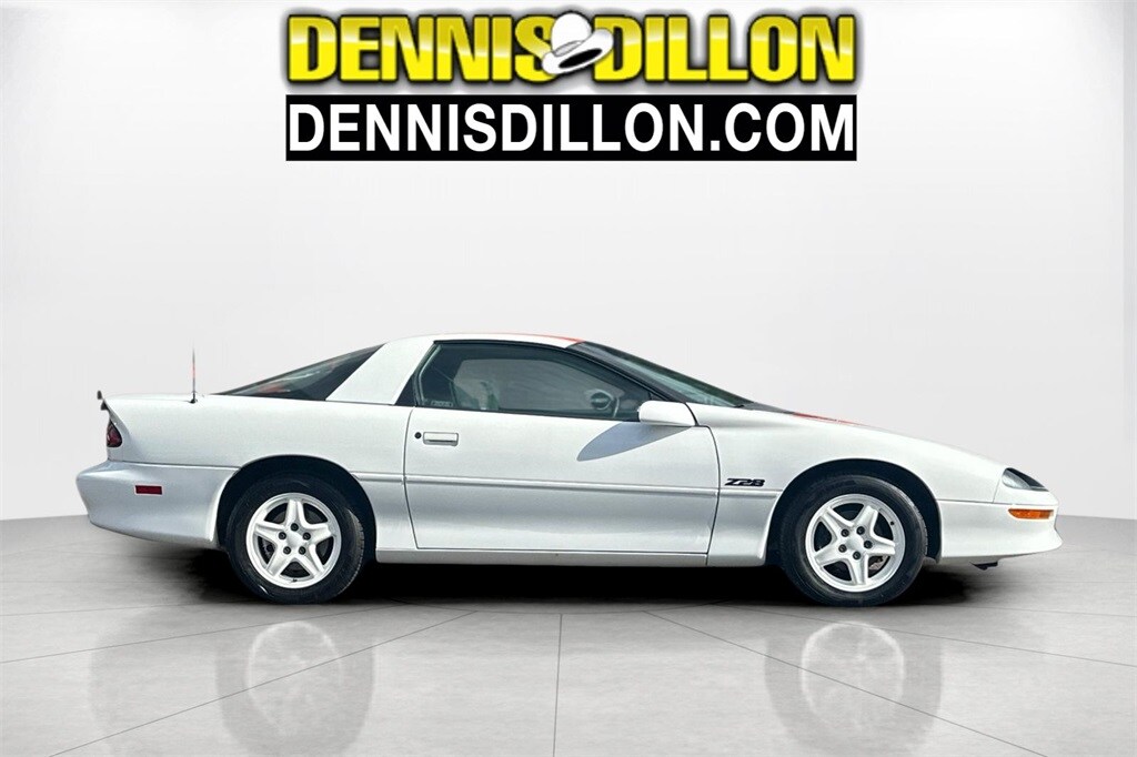 1997 Chevrolet Camaro Base photo 2