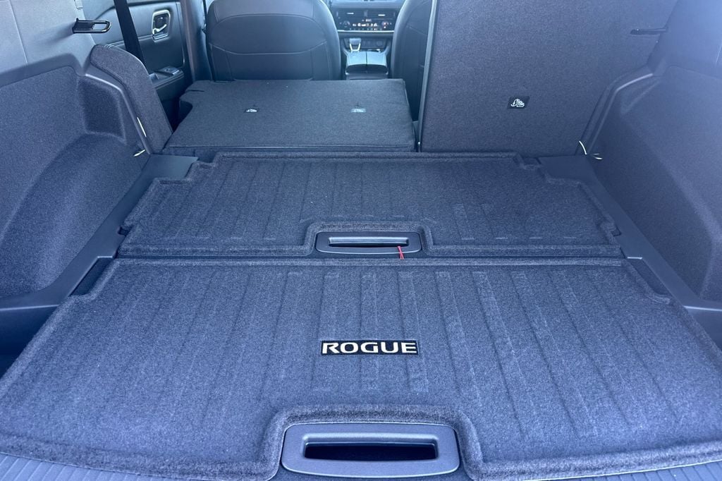 2026 Nissan Rogue Platinum - Photo 14