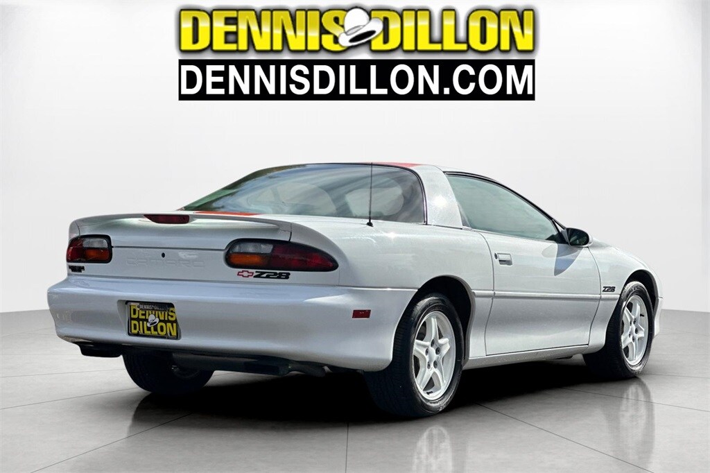 1997 Chevrolet Camaro Base photo 3