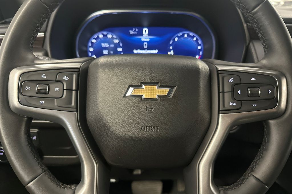 2024 Chevrolet Suburban LT - Photo 25