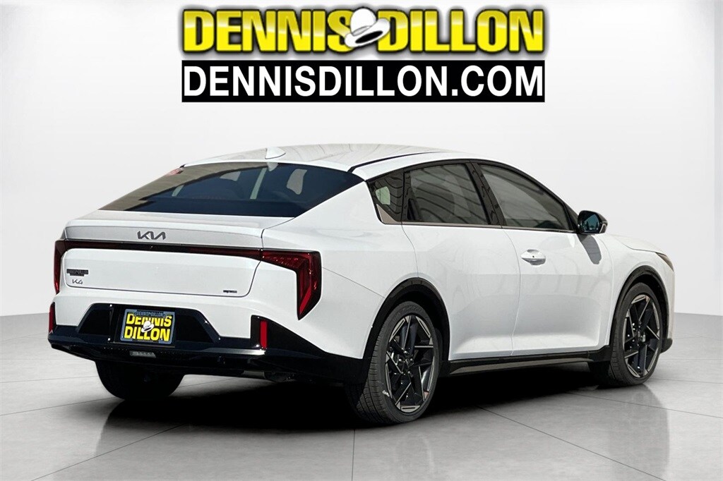 2025 Kia K4 GT-Line photo 2