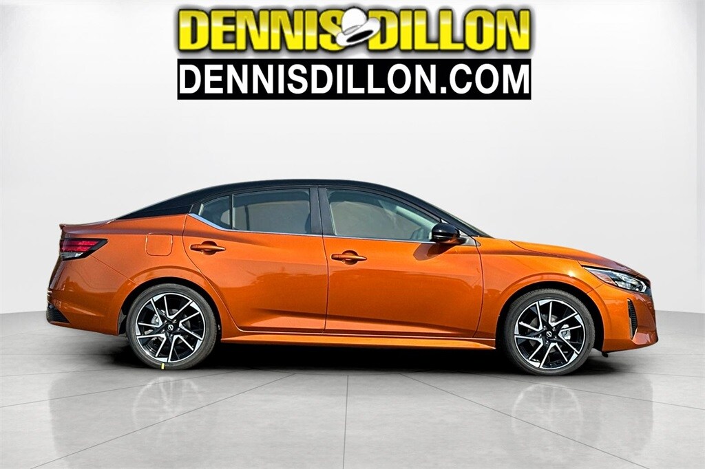 2025 Nissan Sentra SR photo 2