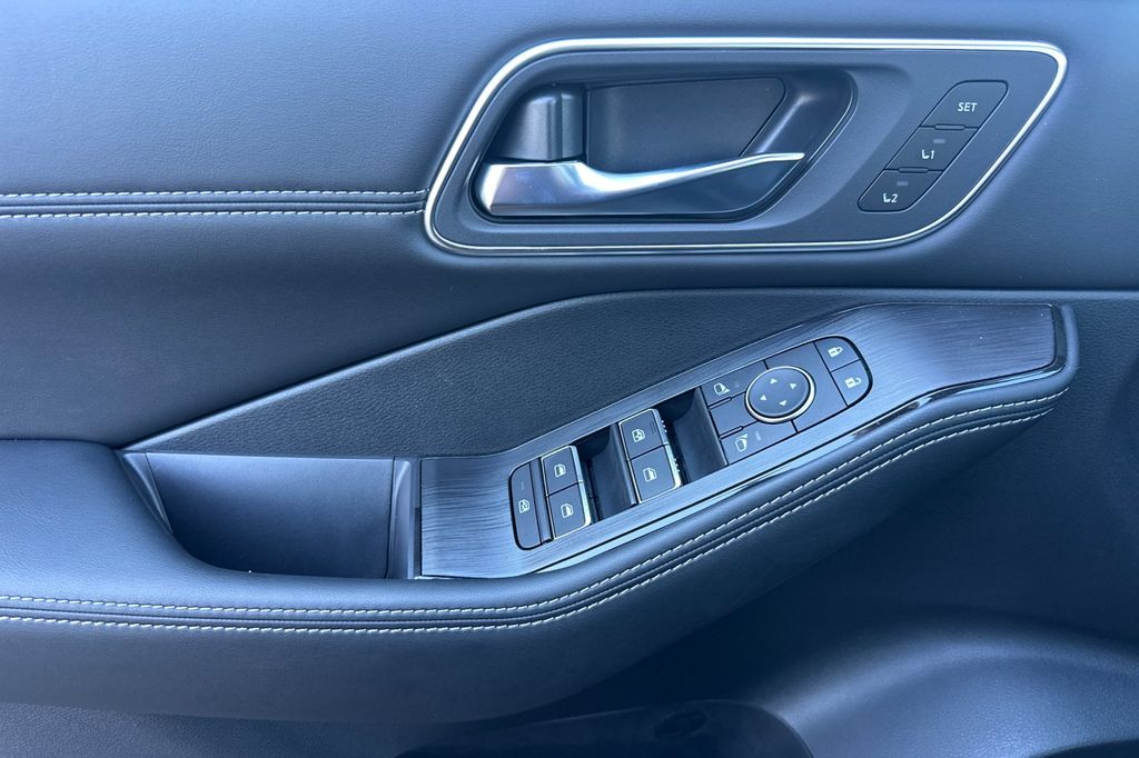 2026 Nissan Rogue Platinum - Photo 10