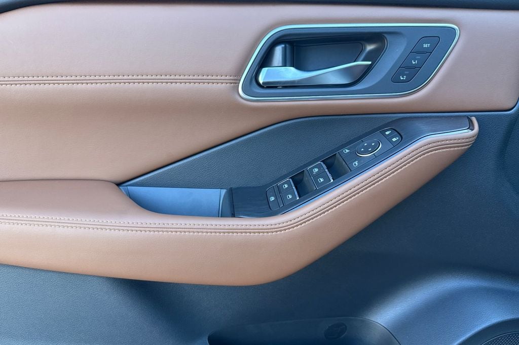 2026 Nissan Rogue Platinum - Photo 10