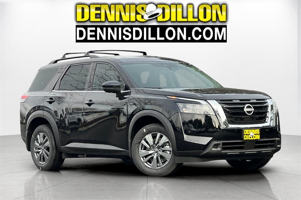 2025 Nissan Pathfinder SV's photo