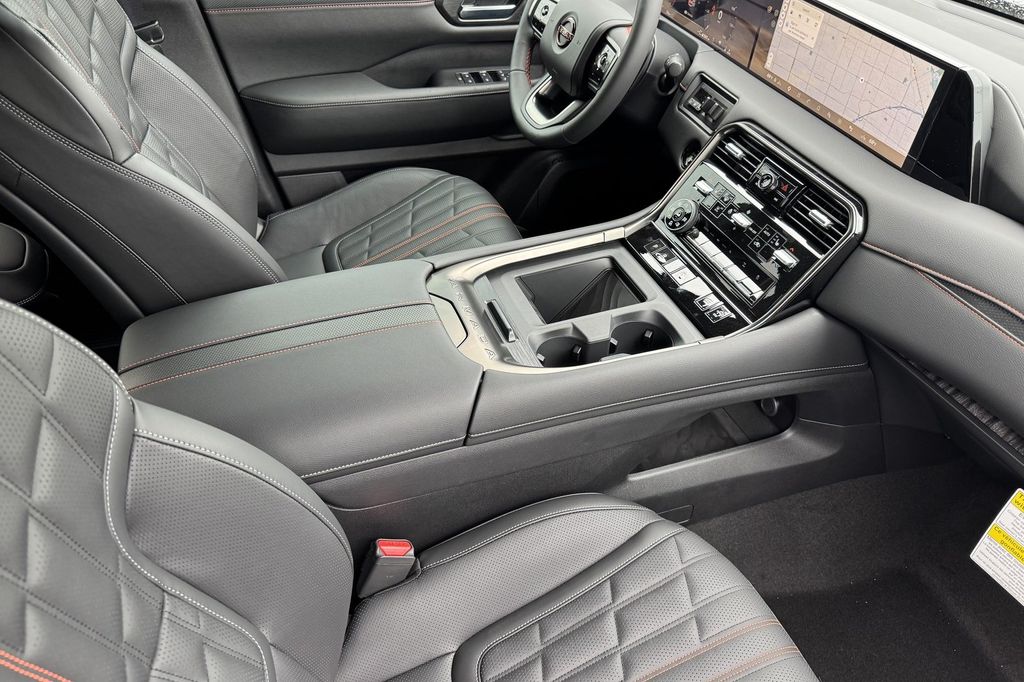 2026 Nissan Armada PRO-4X - Photo 18