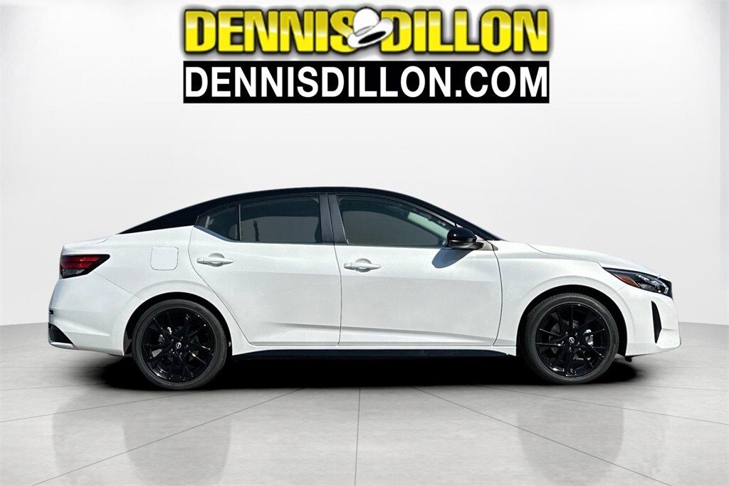 2025 Nissan Sentra SR photo 2