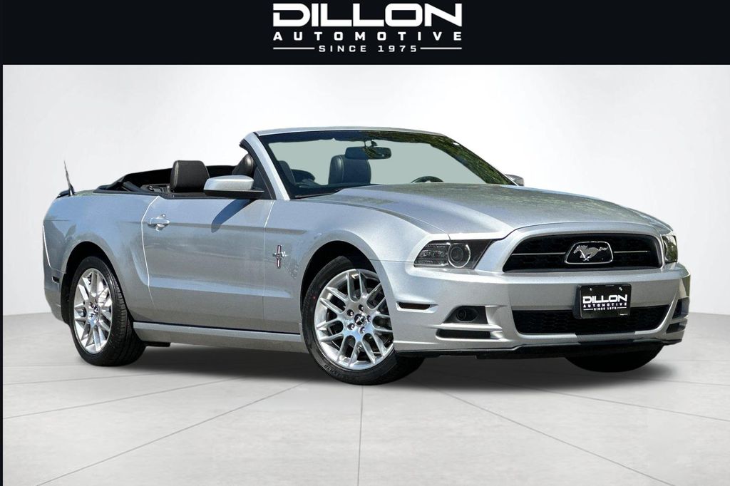 2013 Ford Mustang V6's photo