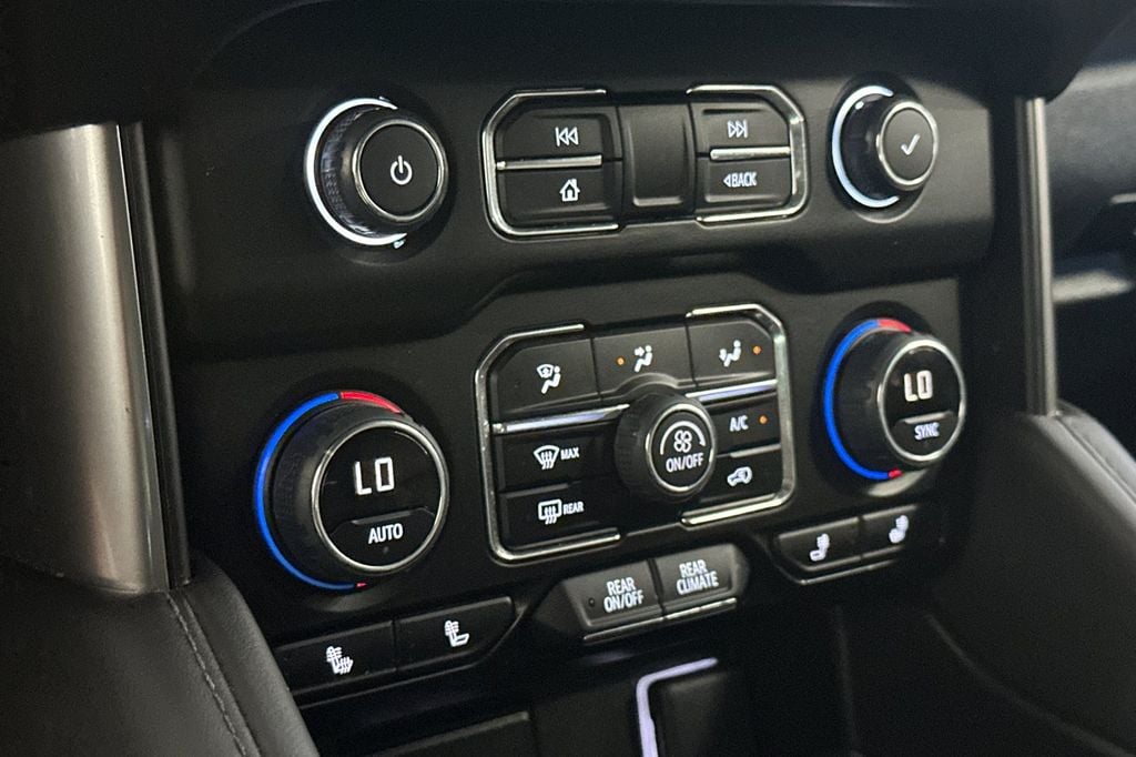 2024 Chevrolet Suburban LT - Photo 22