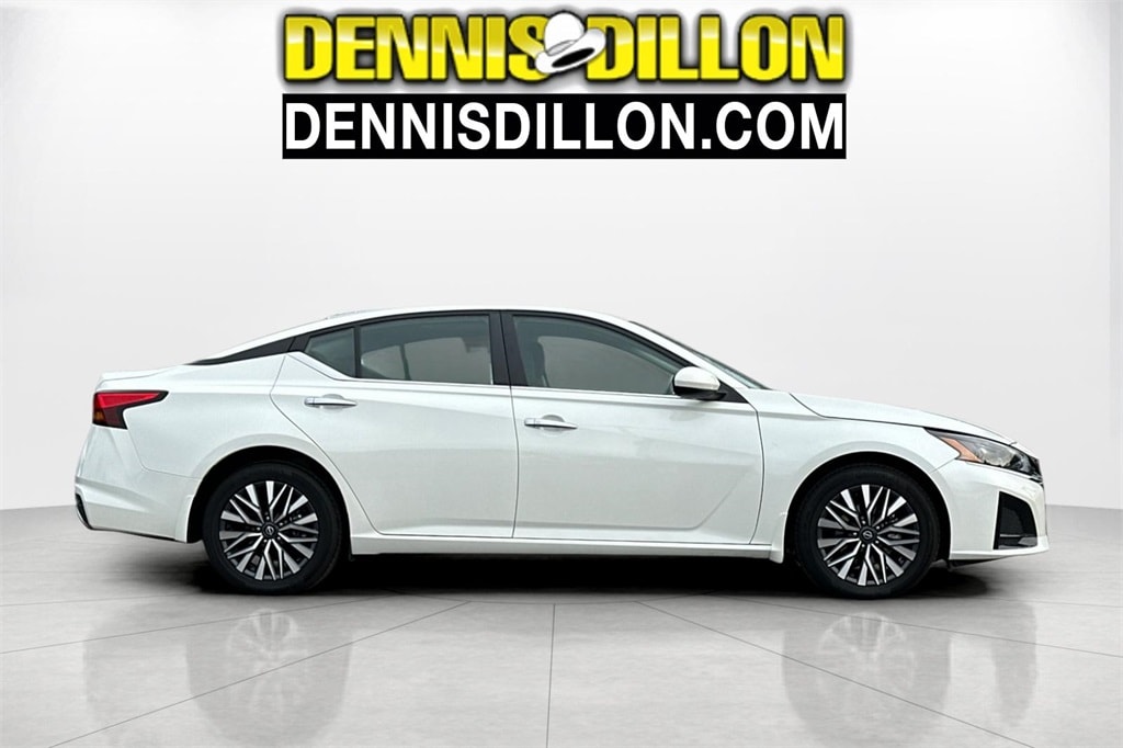 Used 2024 Nissan Altima 2.5 SV Sedan