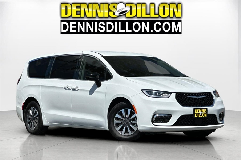 Used 2024 Chrysler Pacifica Plug-In Hybrid Select Van Passenger Van
