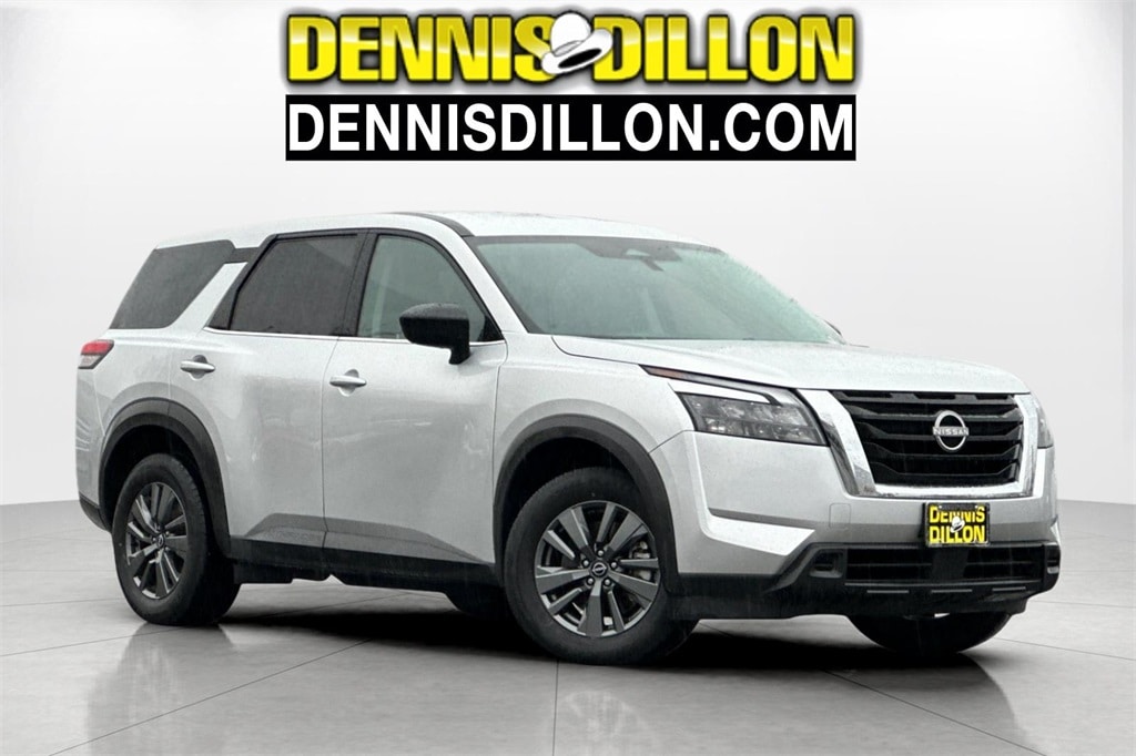 2024 Nissan Pathfinder S's photo