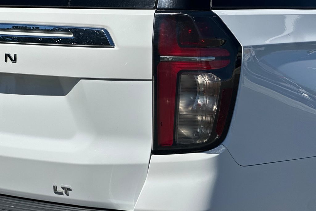 2024 Chevrolet Suburban LT - Photo 27