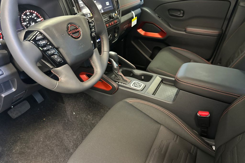2026 Nissan Frontier PRO-4X - Photo 9