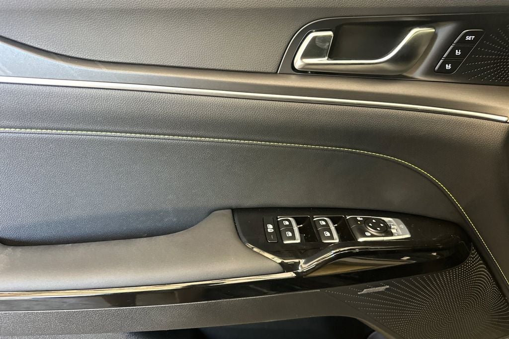 2026 Kia K5 GT - Photo 12