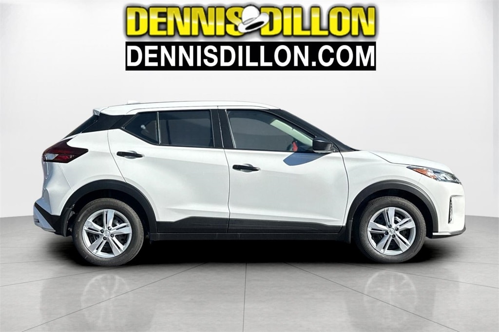 New 2025 Nissan Kicks Play S SUV