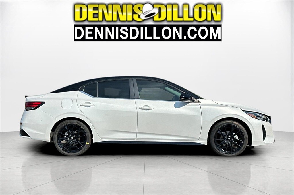 2025 Nissan Sentra SR photo 2