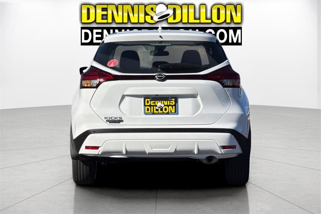2025 Nissan Kicks Play S photo 3