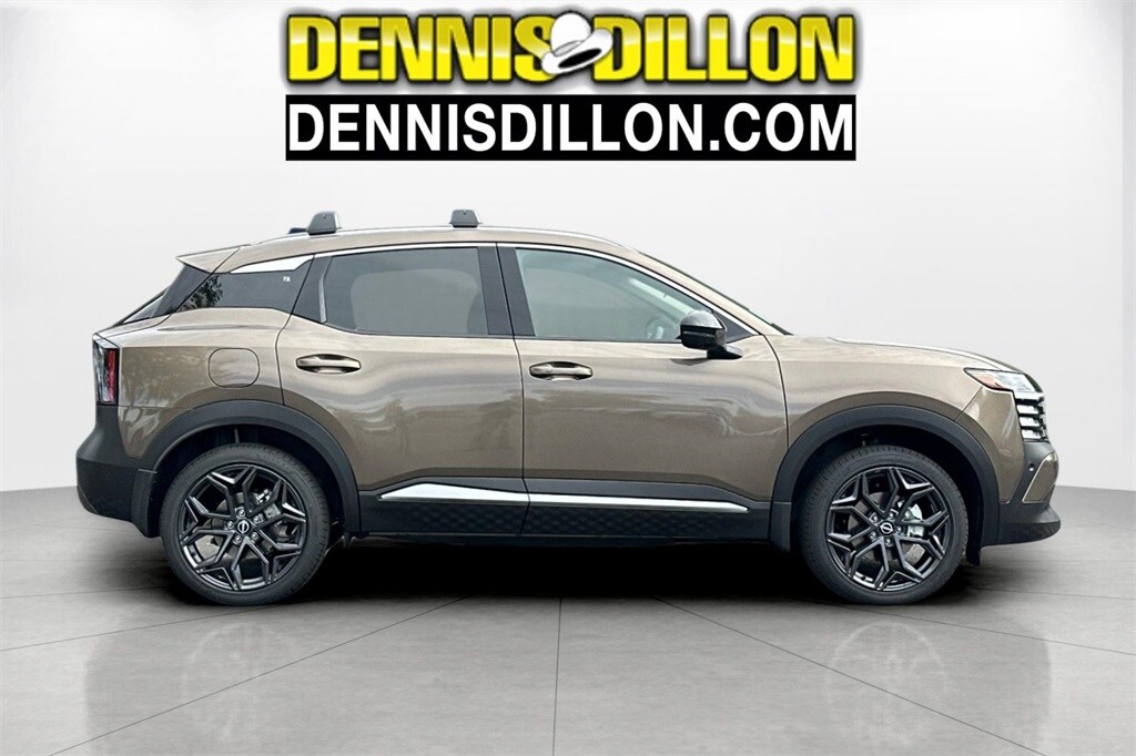 2026 Nissan Kicks SR photo 2