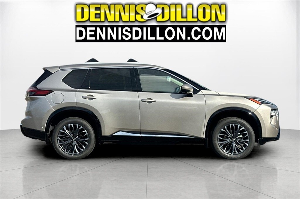 2026 Nissan Rogue Platinum photo 2