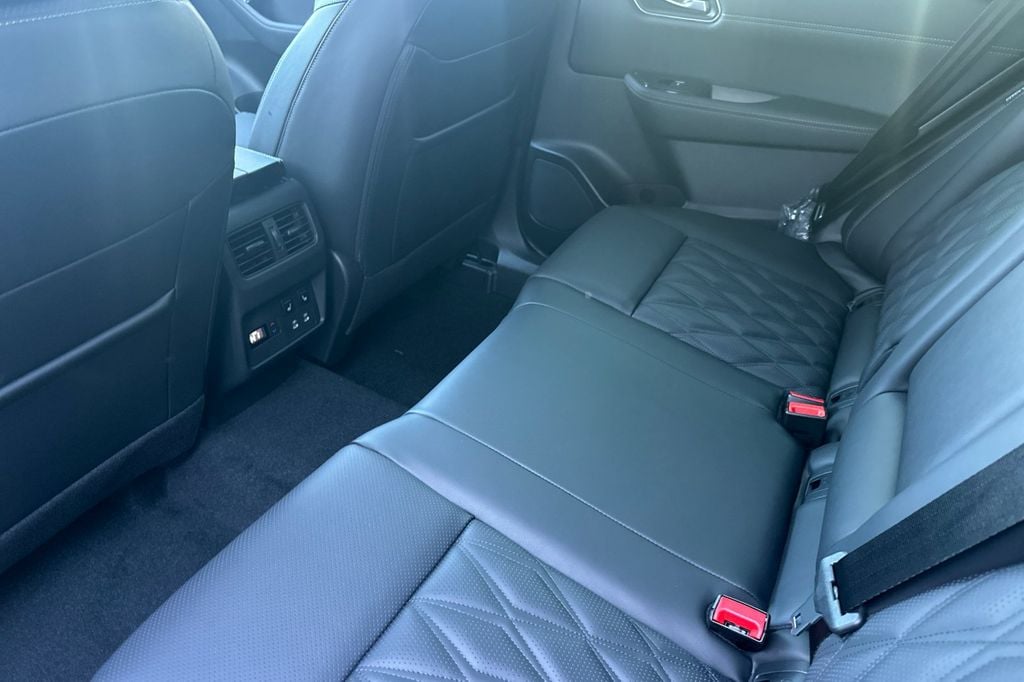 2026 Nissan Rogue Platinum - Photo 11