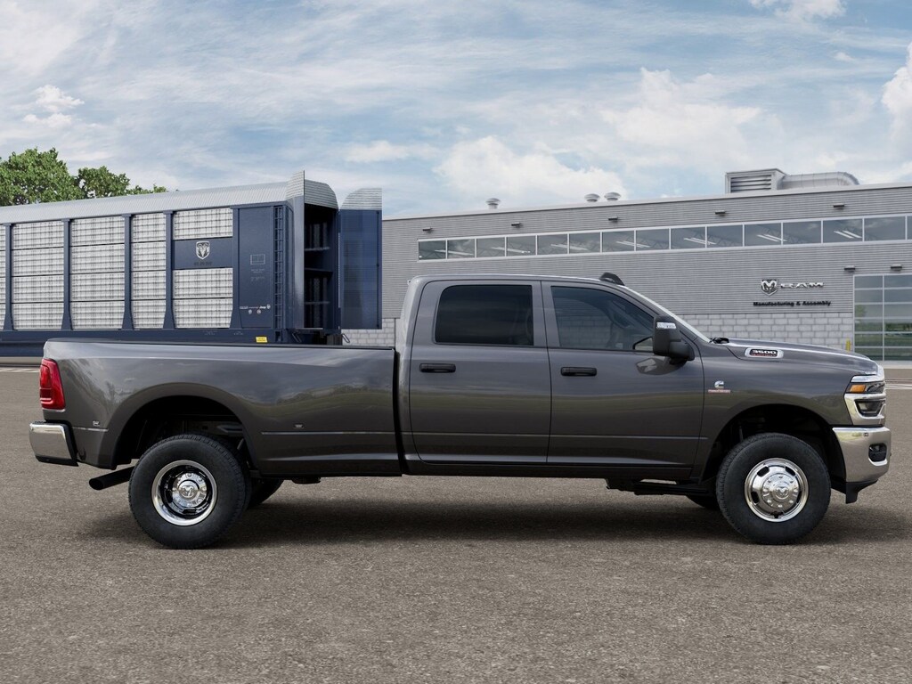 New 2026 Ram 3500 TRADESMAN CREW CAB 4X4 8' BOX Pickup