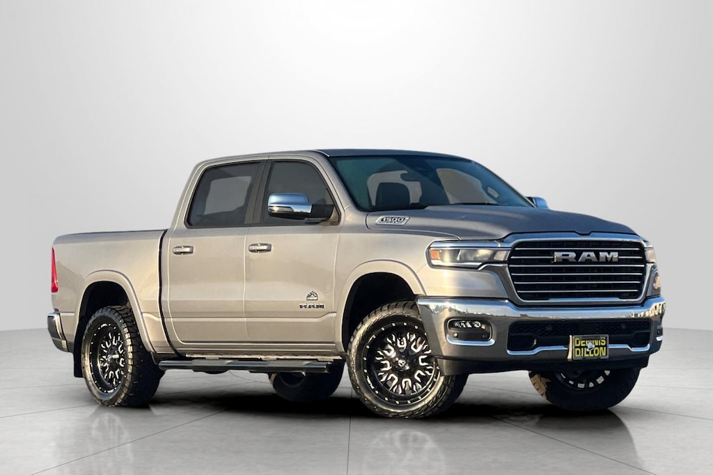 New 2025 Ram 1500 LARAMIE CREW CAB 4X4 5'7 BOX Pickup