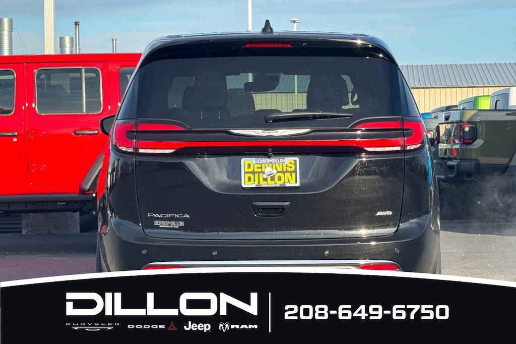 New 2026 Chrysler Pacifica SELECT AWD Passenger Van