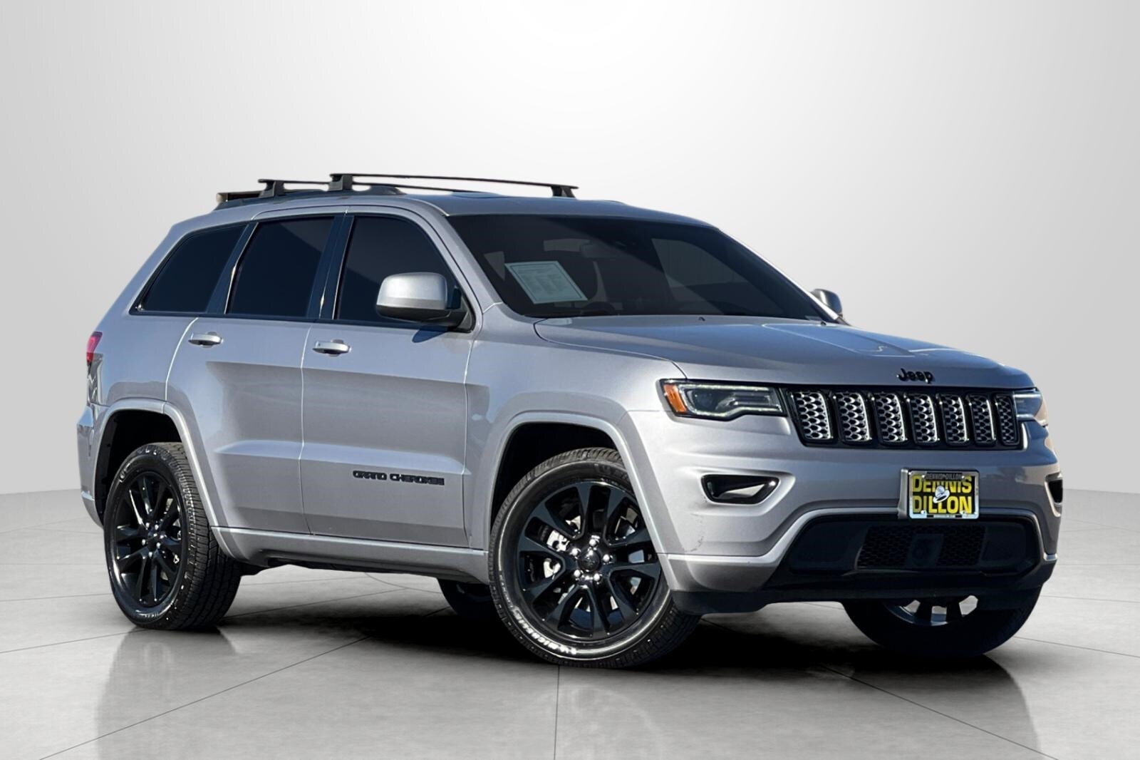 2021 Jeep Grand Cherokee Laredo X photo 2