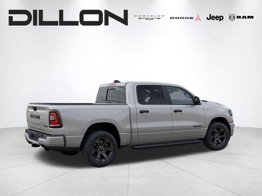 New 2026 Ram 1500 EXPRESS CREW CAB 4X4 5'7 BOX Pickup