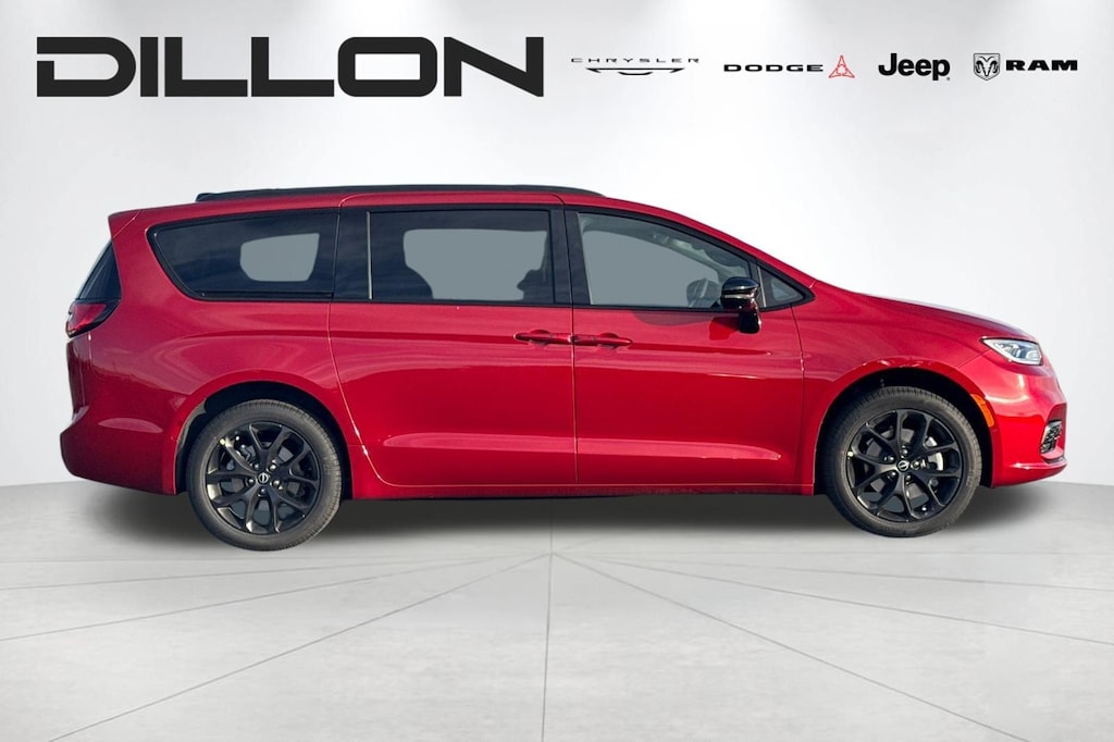 New 2026 Chrysler Pacifica LIMITED AWD Passenger Van