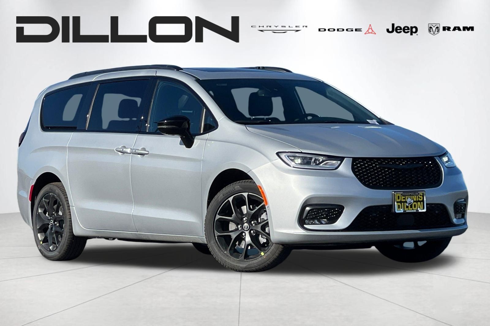 2026 Chrysler Pacifica Limited AWD's photo