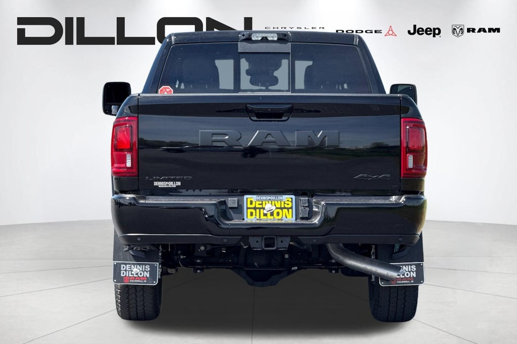 New 2026 Ram 2500 LIMITED CREW CAB 4X4 6'4 BOX Pickup