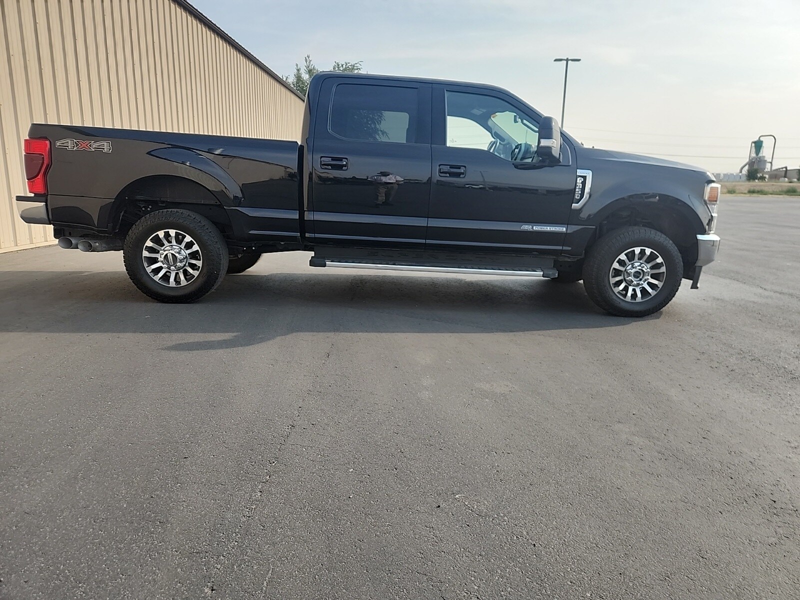 2022 Ford F-350 photo 2
