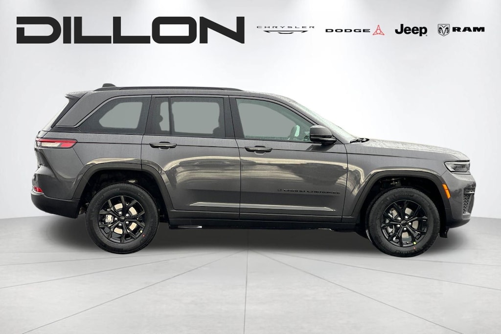 New 2026 Jeep Grand Cherokee LAREDO ALTITUDE 4X4 Sport Utility