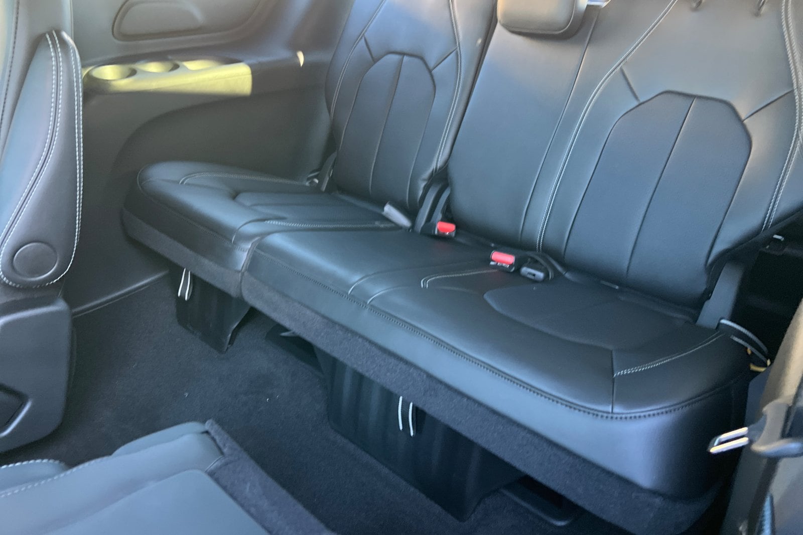 2026 Chrysler Pacifica Select - Photo 12
