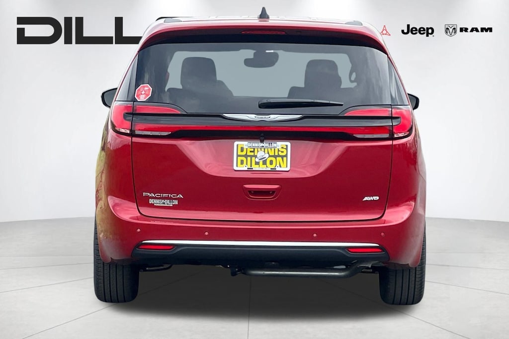 New 2026 Chrysler Pacifica SELECT AWD Passenger Van