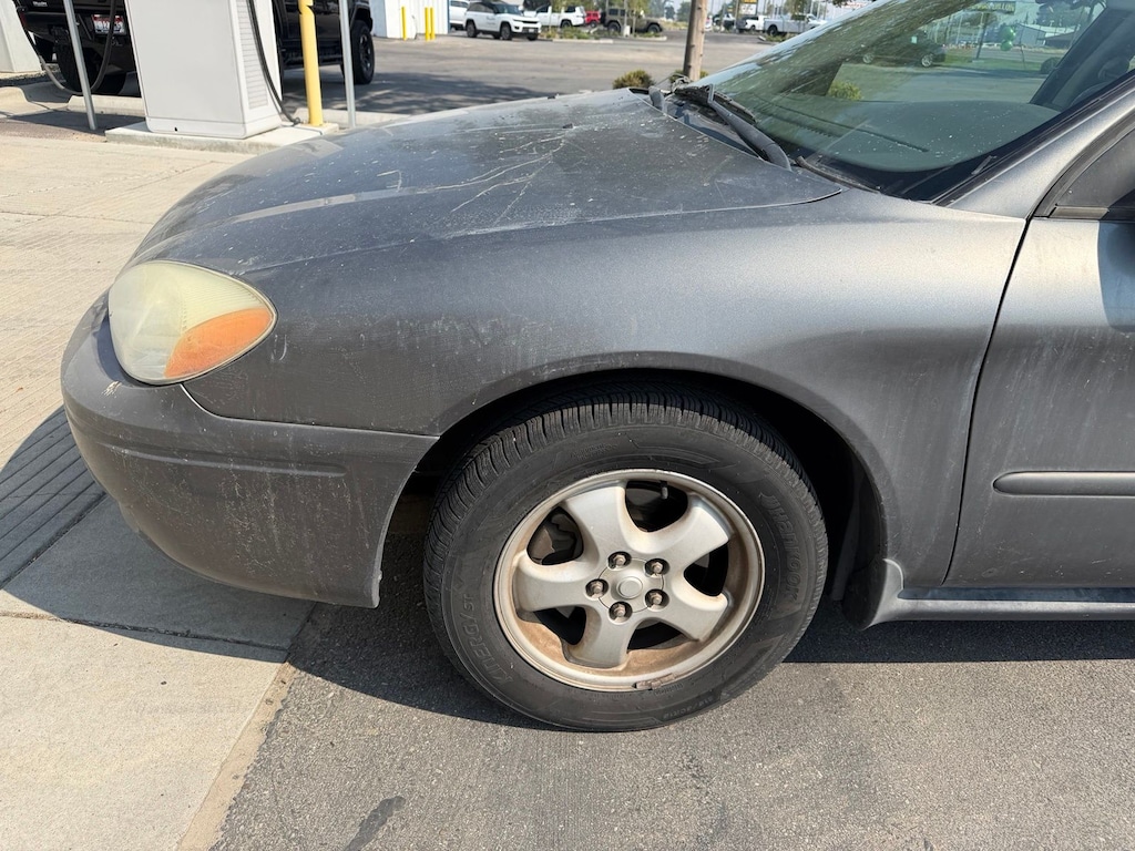 Used 2005 Ford Taurus SE Sedan